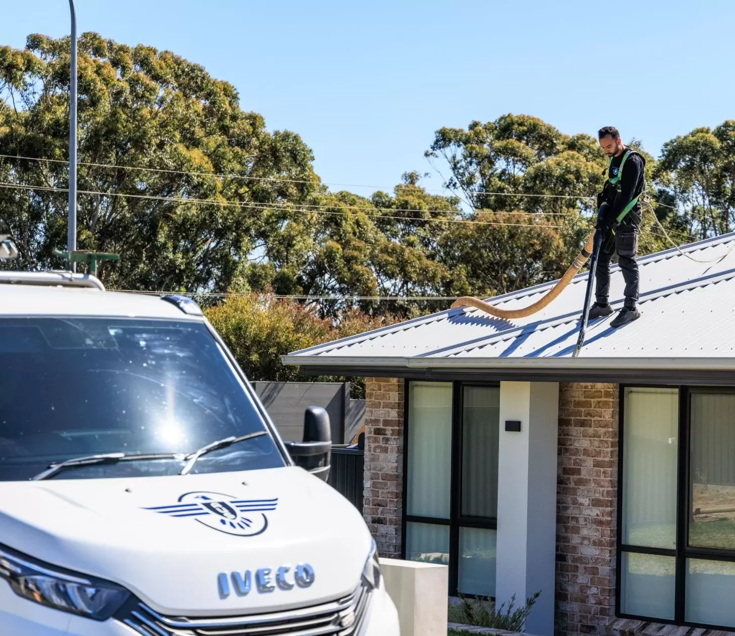 2_Vacuum-Gutter-Cleaning_53A7161_fullres (1)